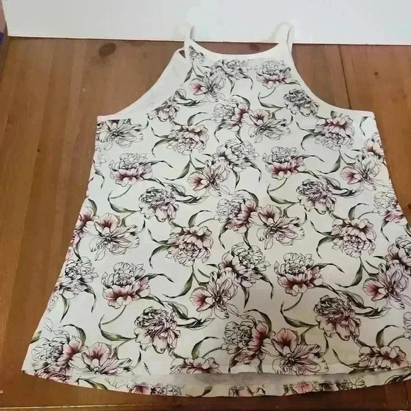 Torrid size two 2 floral tank - Picture 6 of 7